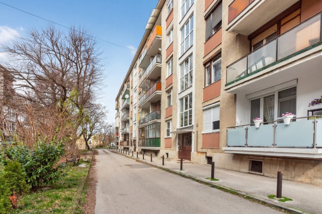 Eladó téglalakás, Tatabányán 36 M Ft, 2 szobás