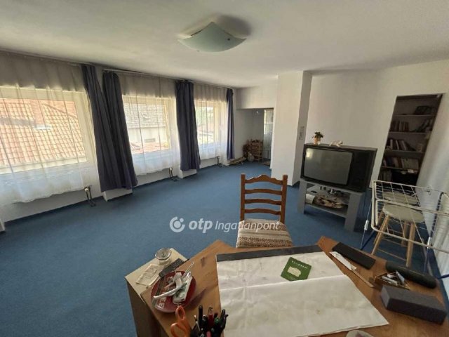 Eladó családi ház, Bagon 75 M Ft, 6+1 szobás