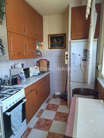 Eladó panellakás, Székesfehérvárott 63 M Ft, 3 szobás