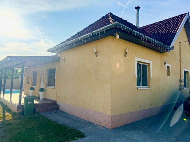 Eladó családi ház, Aszódon 60 M Ft, 7 szobás
