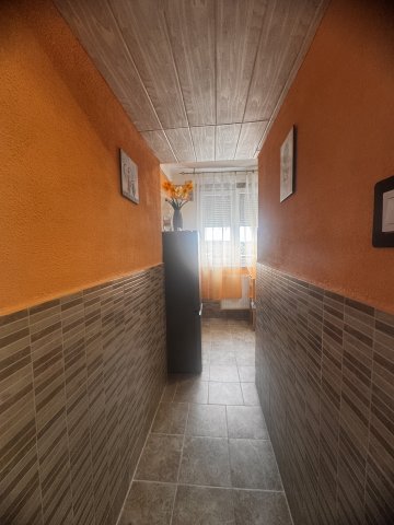Eladó téglalakás, Komlón 24.5 M Ft, 1 szobás