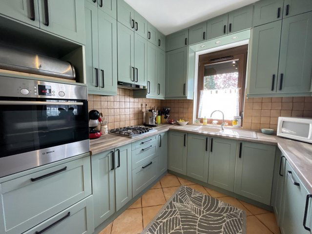 Eladó családi ház, Tatán 206 M Ft, 3+2 szobás