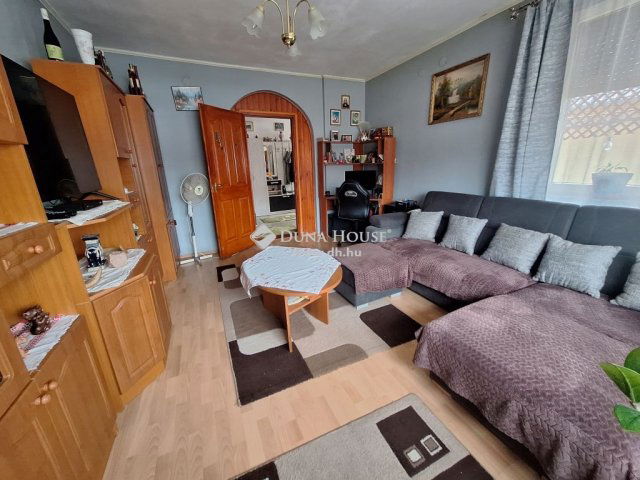Eladó családi ház, Gércén 45.9 M Ft, 5 szobás