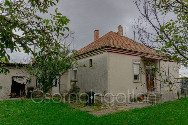 Eladó családi ház, Mosonszentmiklóson 33 M Ft, 3 szobás