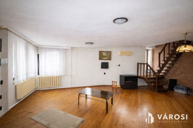 Eladó családi ház, Újkígyóson 29.9 M Ft, 7 szobás