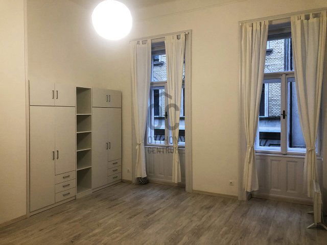 Eladó téglalakás, Budapesten, VII. kerületben 83.9 M Ft