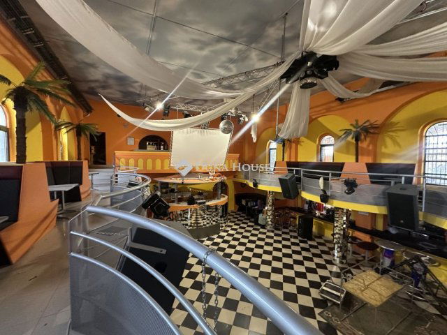 Eladó ipari ingatlan, Hajmáskéren 350 M Ft / költözzbe.hu