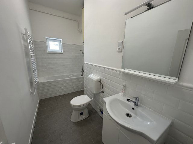 Eladó téglalakás, Debrecenben 60 M Ft, 2 szobás