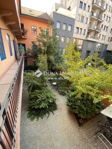 Eladó téglalakás, Budapesten, VI. kerületben 79.9 M Ft