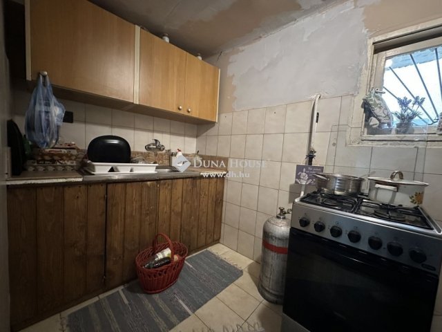 Eladó családi ház, Piliscséven 44.7 M Ft, 2 szobás