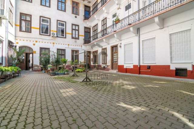 Eladó téglalakás, Budapesten, VI. kerületben 94.9 M Ft, 3 szobás