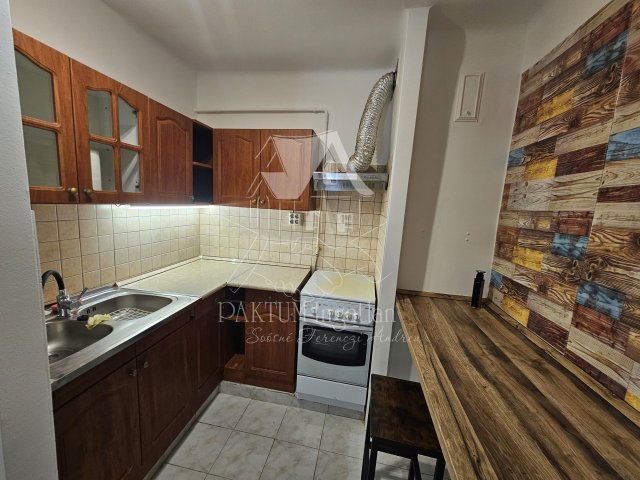 Kiadó téglalakás, albérlet, Szolnokon 145 E Ft / hó, 1+2 szobás