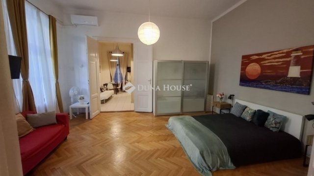 Eladó téglalakás, Budapesten, VI. kerületben 95 M Ft, 2 szobás