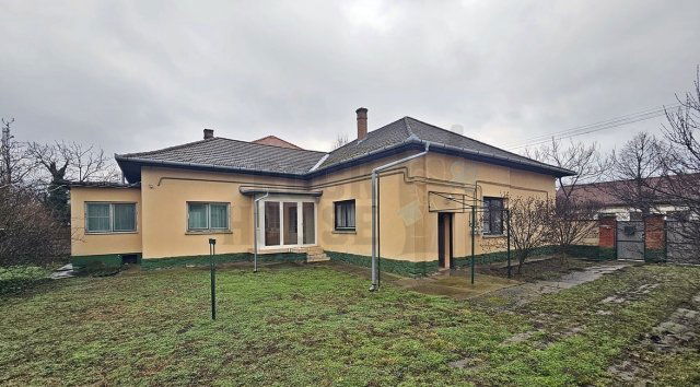 Eladó családi ház, Mezőkovácsházán 75 M Ft, 6+2 szobás