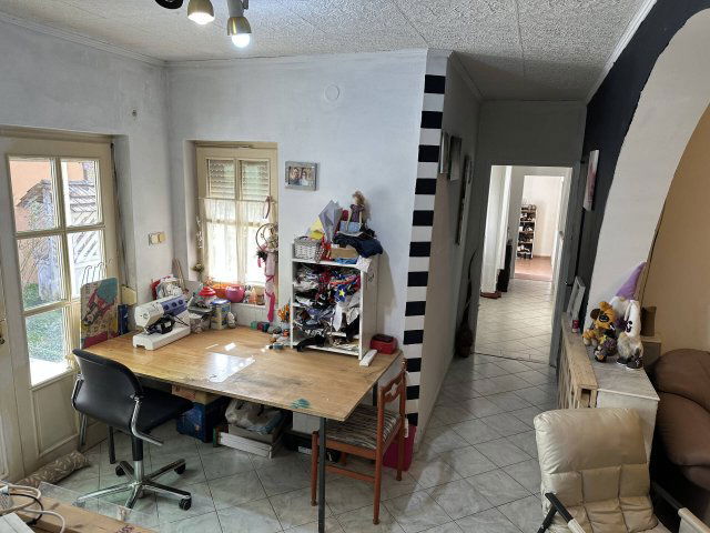 Eladó családi ház, Tabon 37.99 M Ft, 3+1 szobás