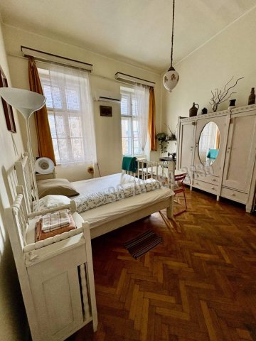 Eladó téglalakás, Budapesten, V. kerületben 99 M Ft, 1+2 szobás