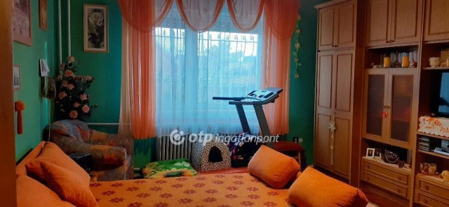 Eladó családi ház, Szederkényen 74.99 M Ft, 5 szobás