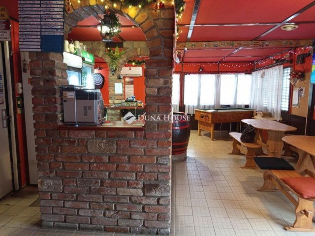 Eladó üzlethelyiség, Komlón 54.9 M Ft / költözzbe.hu