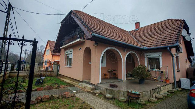 Eladó családi ház, Zalacsányon 84.999 M Ft, 6 szobás