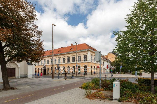 Kiadó üzlethelyiség, Debrecenben 3900 E Ft / hó