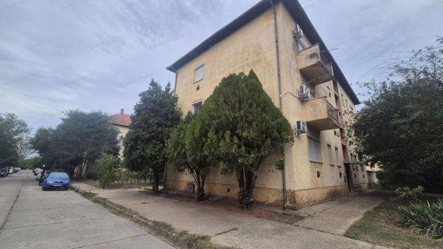 Eladó téglalakás, Kecskeméten 32.5 M Ft, 1+1 szobás