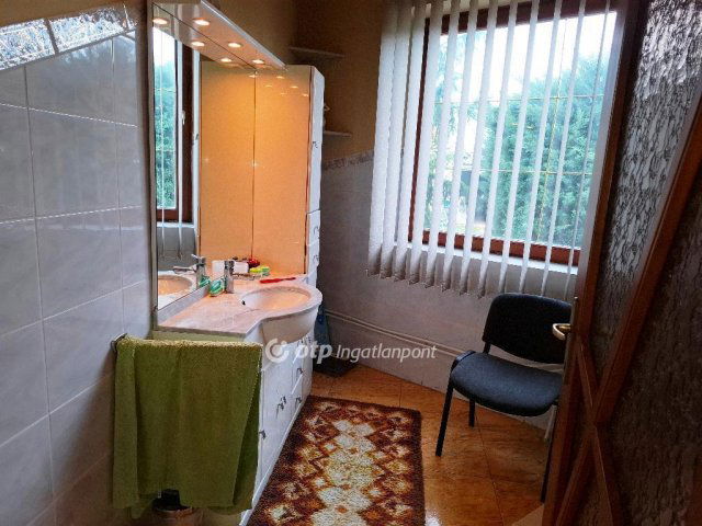 Eladó családi ház, Békéscsabán 88.8 M Ft, 3 szobás