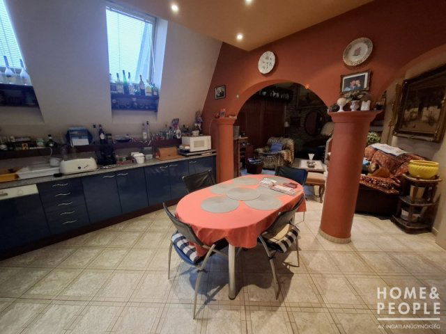 Eladó téglalakás, Szegeden 102.99 M Ft, 4 szobás