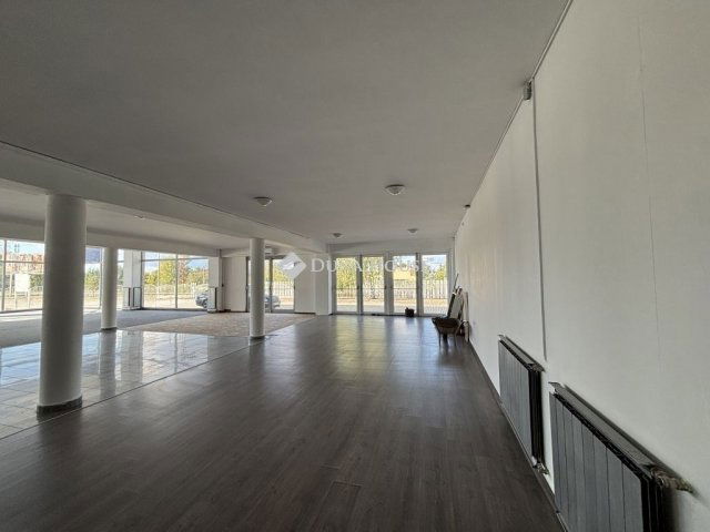 Eladó ipari ingatlan, Esztergomban 780 M Ft / költözzbe.hu
