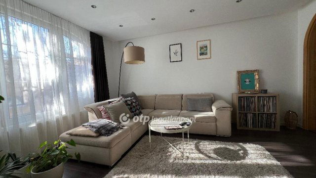 Eladó téglalakás, Egerben 63.9 M Ft, 2 szobás