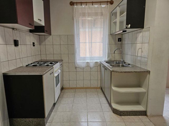 Kiadó téglalakás, albérlet, Kaposváron, Bláthy Ottó utcában