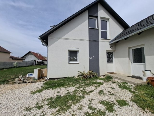 Eladó ikerház, Gyömrőn 96 M Ft, 3 szobás / költözzbe.hu