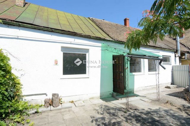 Eladó családi ház, Kalocsán 22 M Ft, 3 szobás
