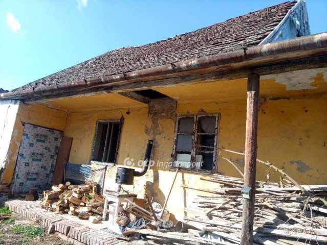 Eladó családi ház, Dombóváron 9.5 M Ft, 3 szobás