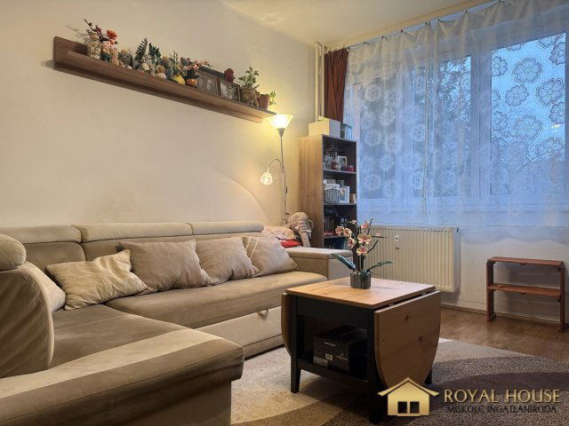 Eladó téglalakás, Budapesten, XVIII. kerületben, Építő utcában