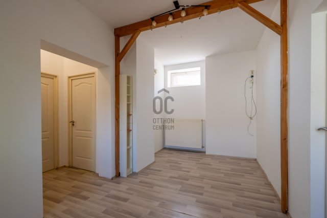 Eladó családi ház, Székesfehérvárott 72.2 M Ft, 5 szobás