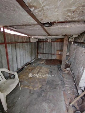 Eladó családi ház, Pécsett 18.99 M Ft, 1 szobás