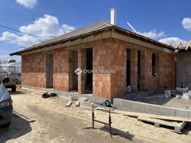 Eladó ikerház, Inárcson 89 M Ft, 4 szobás / költözzbe.hu