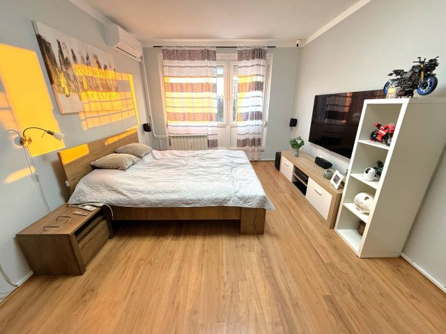 Eladó téglalakás, Pécsett 42.9 M Ft, 1+1 szobás