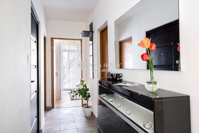 Eladó családi ház, Budapesten, XII. kerületben 395 M Ft