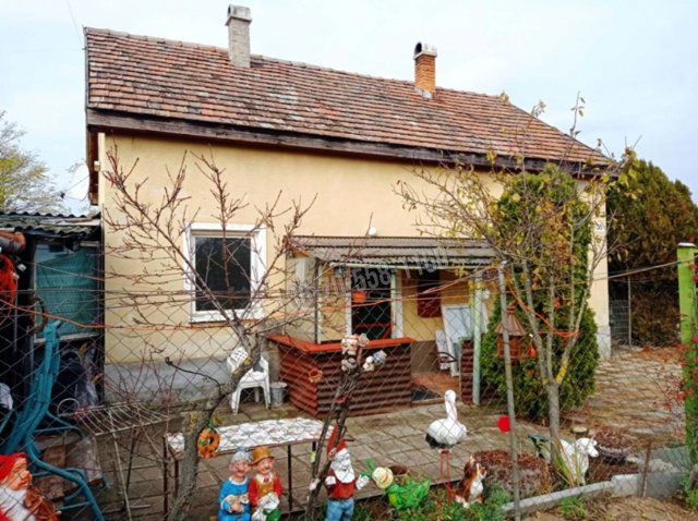 Eladó családi ház, Vácrátóton, Kinizsi Pál utcában 54.99 M Ft