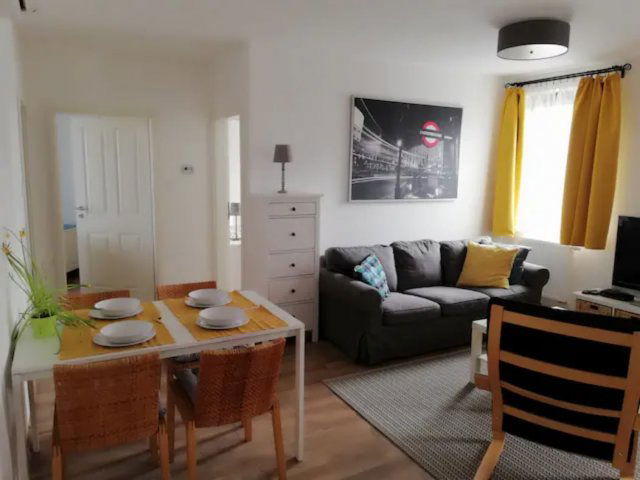 Kiadó téglalakás, albérlet, Pécsett 220 E Ft / hó, 2 szobás