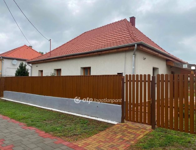 Eladó családi ház, Egyeken 58 M Ft, 5 szobás