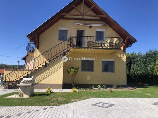 Eladó családi ház, Vonyarcvashegyen 92 M Ft, 3+3 szobás