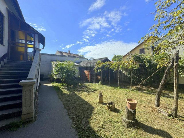 Eladó családi ház, Budapesten, X. kerületben 93 M Ft, 7 szobás