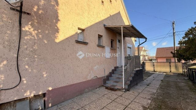 Eladó családi ház, Győrött 64.99 M Ft, 3 szobás