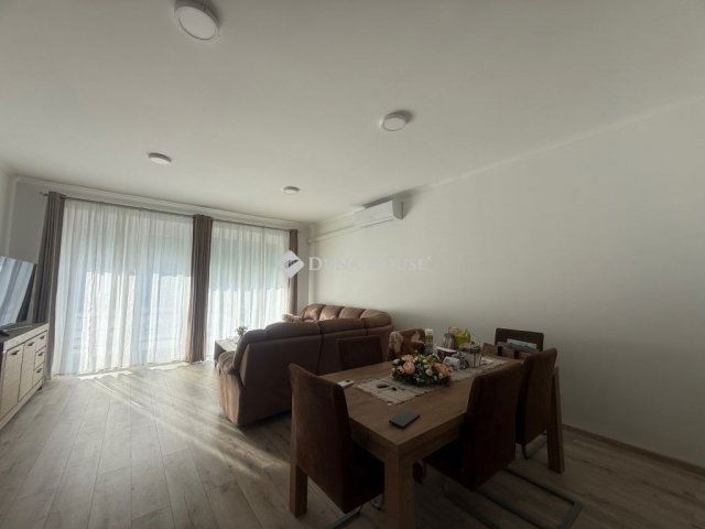 Eladó téglalakás, Cegléden 77.9 M Ft, 3 szobás