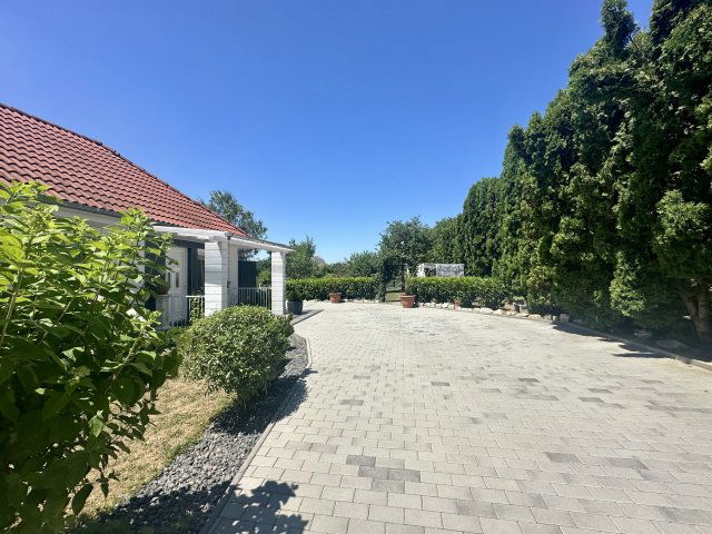 Eladó családi ház, Cserszegtomajon 94.9 M Ft, 2+2 szobás