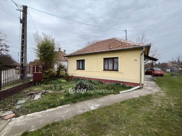 Eladó családi ház, Komádiban 19.9 M Ft, 2 szobás