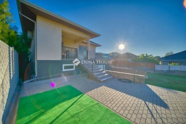 Eladó családi ház, Gyálon 132.9 M Ft, 4 szobás