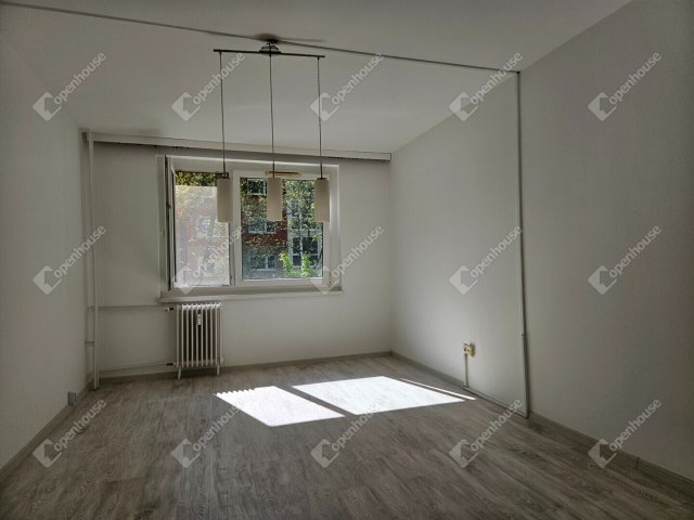 Eladó panellakás, Győrött 49.5 M Ft, 2 szobás